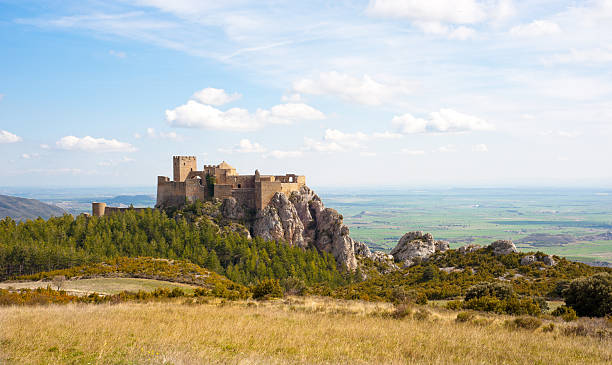 castillo de loarre - huesca fotografías e imágenes de stock