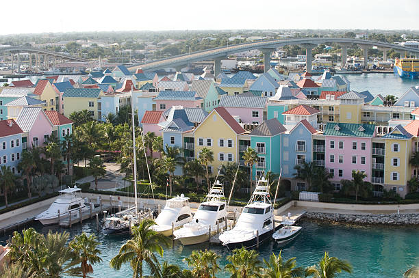 istock Beautiful Bahamian Houses 151566419