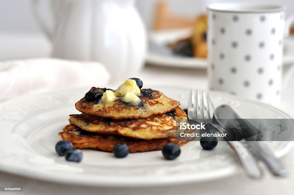 Pfannkuchen mit frischen Heidelbeeren - Lizenzfrei Amerikanische Heidelbeere Stock-Foto