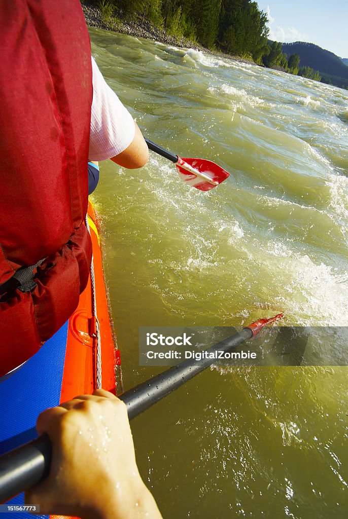 Reme en una plataforma flotante - Foto de stock de Actividad libre de derechos