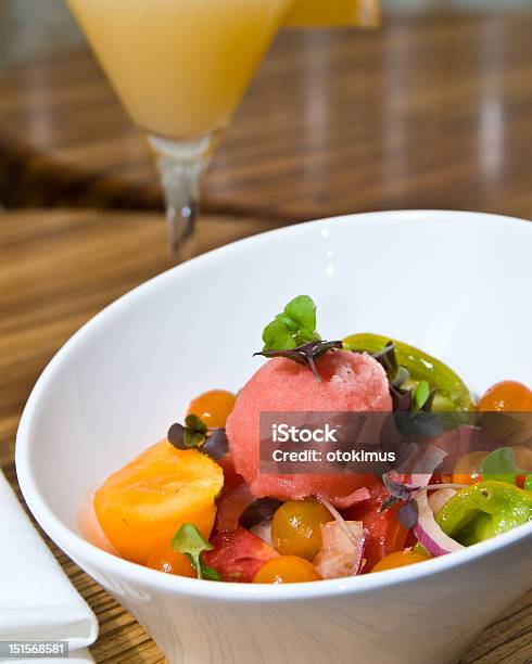 Orgânico Salada De Tomate Heirloom - Fotografias de stock e mais imagens de Sorvete - Sorvete, Tomate, Tomatinho