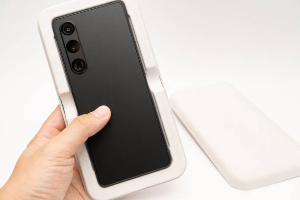 istock Paper packaging for smartphone, recyclable paper ware, zero waste packaging concept. 1515698968