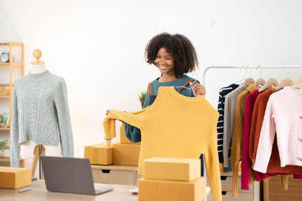 istock Digital marketing for small business retail shop using innovation technology connecting the global for devising marketing campaigns to a brand 1515720178