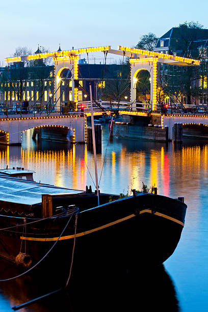 amsterdam, pont maigre - magere brug photos et images de collection