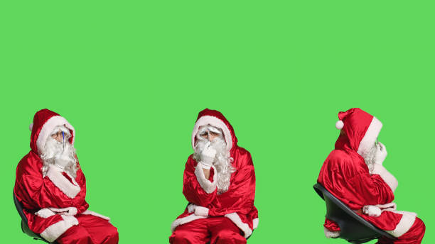 istock Seasonal character thinks about ideas 1516364437