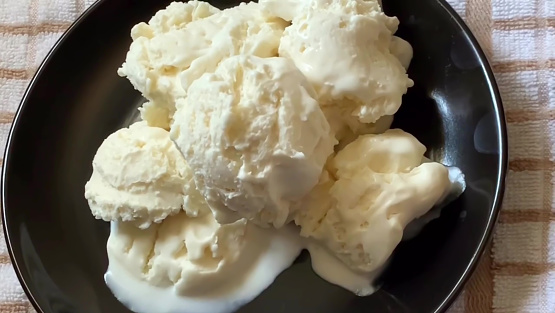 sweet white vanilla ice cream