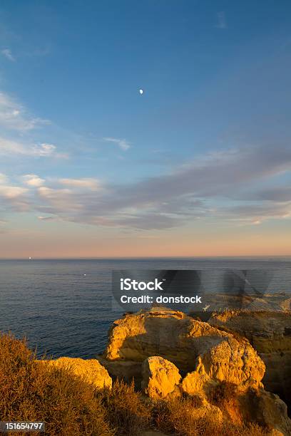 Bluehour Del Algarve En Portugal Foto de stock y más banco de imágenes de Acantilado - Acantilado, Aire libre, Albufeira