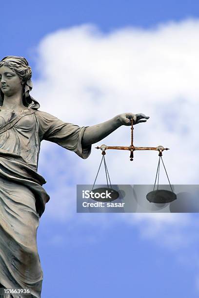 Senhora Justiça - Fotografias de stock e mais imagens de Balança da Justiça - Balança da Justiça, Igualdade, Justiça - Conceito