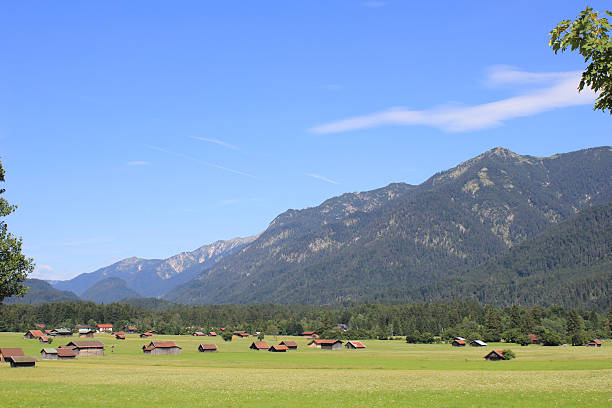 garmisch-partenkirchen, alemania - alm bavaria mountain summer fotografías e imágenes de stock