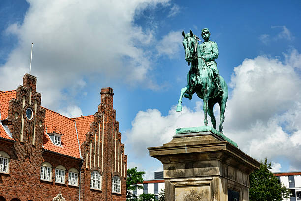 christian 10-statue, esbjerg - esbjerg stock-fotos und bilder