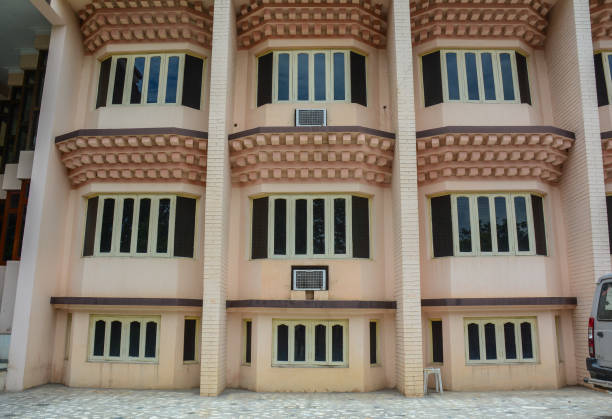 istock Old building in Bodhgaya, India 1516732400