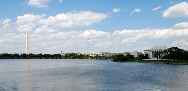 El monumento a Washington, el monumento Jefferson Memorial en DC - foto de stock