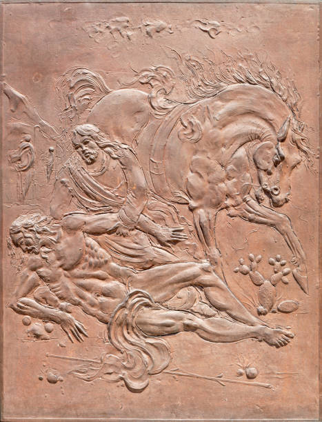 varenna - le relief moderne en bronze de la scène du bon samaritain sur la porte de l’église chiesa di santa marta - good samaritan photos et images de collection