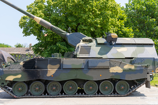 Panzerhaubitze 2000, PzH 2000, armored howitzer, german, 155 mm, self-propelled