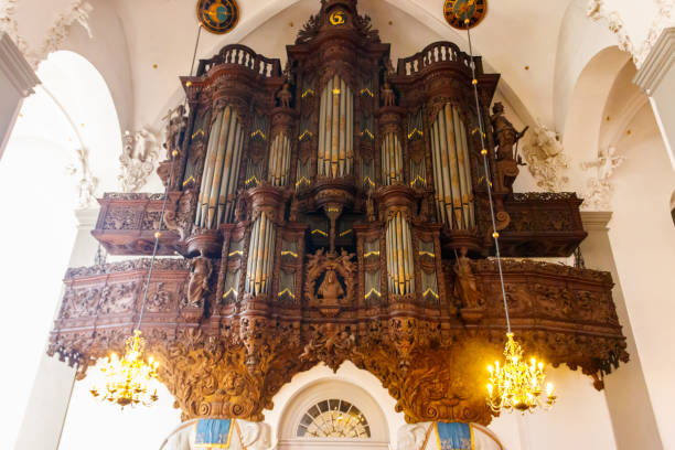 орган в церкви спаса в копенгагене, дания - denmark indoors church angel стоковые фото и изображения