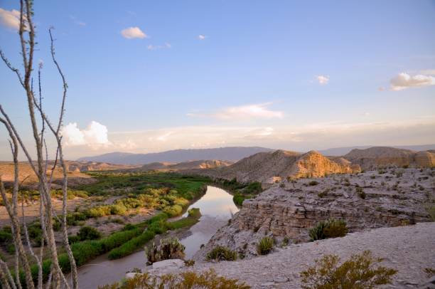 istock Rio Grande Overlook 1517163922