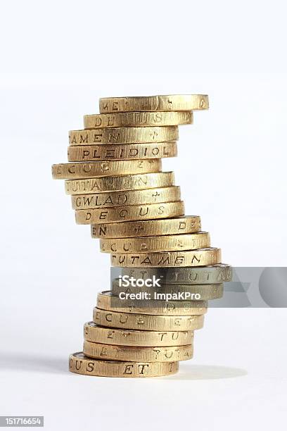 Stack Portamonete A Forma Di Zigzag - Fotografie stock e altre immagini di Incertezza - Incertezza, Finanza, Regno Unito