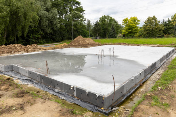 istock Concrete screed for foundations for building a house 1517188364