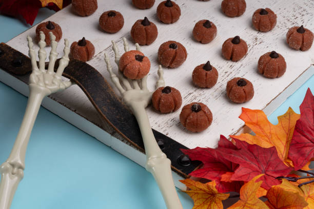 istock Pumpkin spiced cheesecake minis. 1517225023