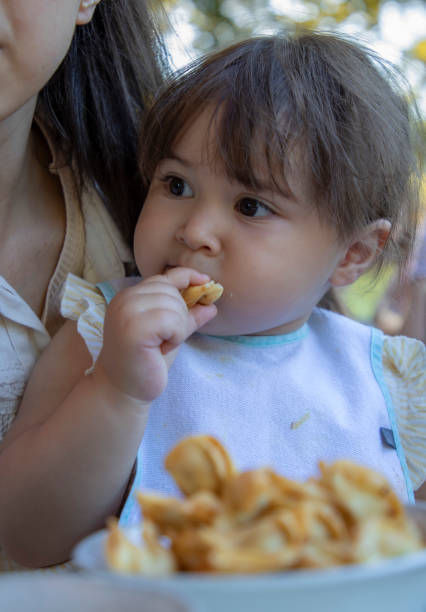 istock A 22 month old baby eating 1517457609
