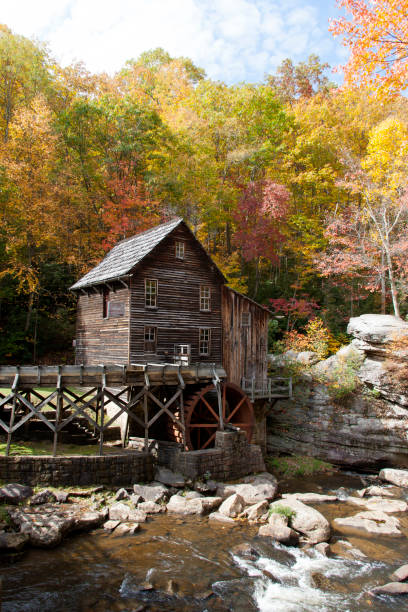 parc d’état de babcock - autumn watermill glade creek waterfall photos et images de collection