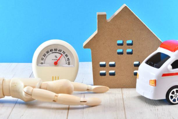 istock Image of heat stroke with a hygrometer and a collapsed doll 1518453625
