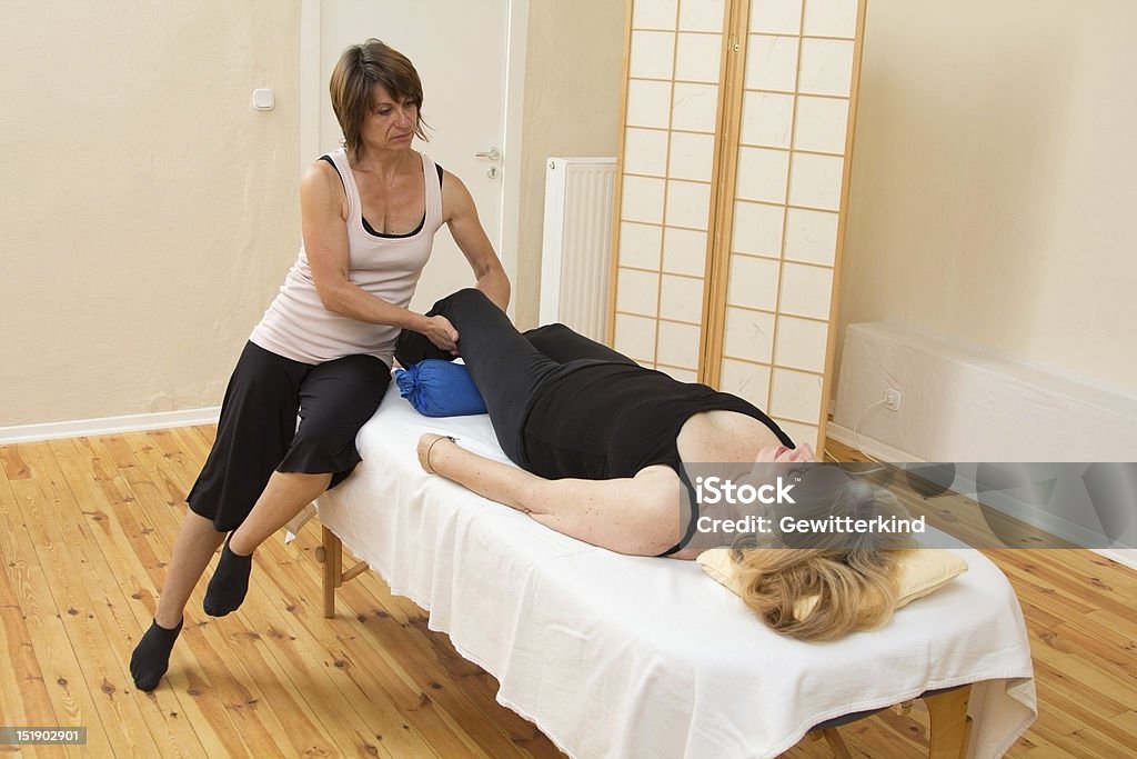 Serie di massaggi - Foto stock royalty-free di Adulto