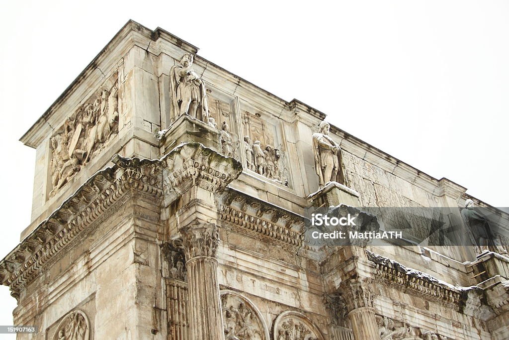 L'Arche de Constantin recouvert de neige - Photo de Antique libre de droits