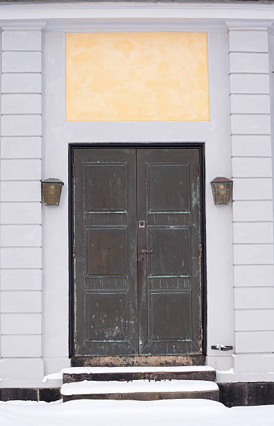 istock Old church door 151915106