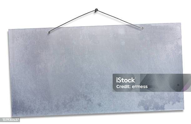Foto de Hanging Uma Folha De Alumínio Com Traçado De Recorte e mais fotos de stock de Sinal