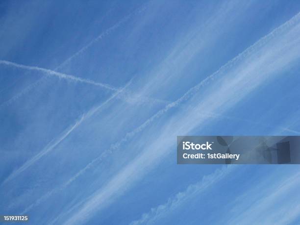 Blauer Himmel Mit Wolken Line Stockfoto und mehr Bilder von Blau - Blau, Fotografie, Freiheit