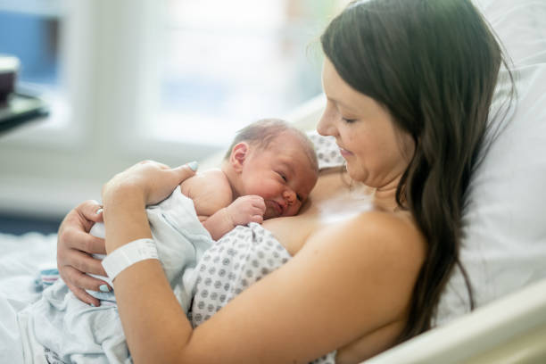 istock Skin-to-Skin with Mom 1519373407