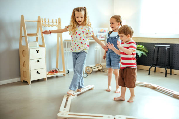 istock Children are having fun at home 1519384542