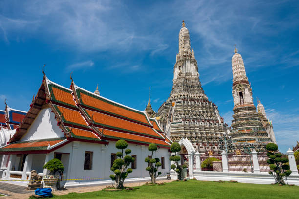 istock Wat Arun Ratchawararam Bangkok, Thailand 1519392337