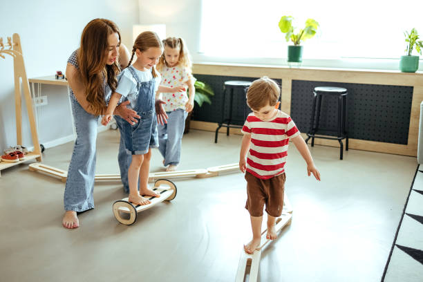 istock Children are having fun at home 1519392907