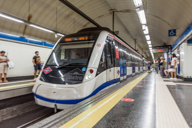 wonderful madrid metro - commuter business station agility imagens e fotografias de stock