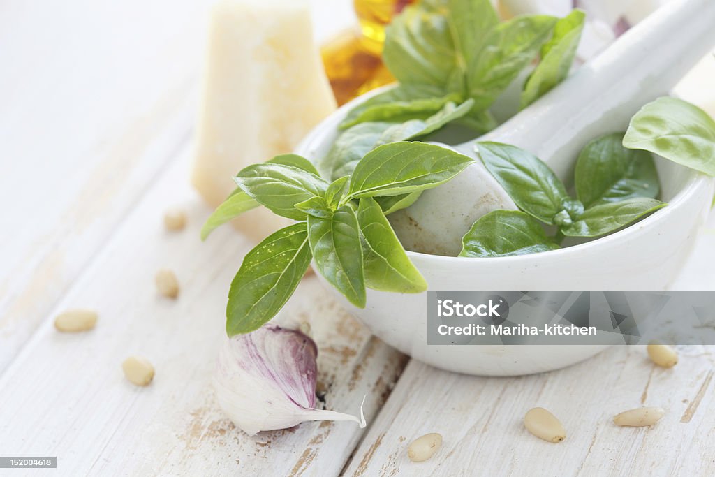 Pesto Zutaten - Lizenzfrei Basilikum Stock-Foto