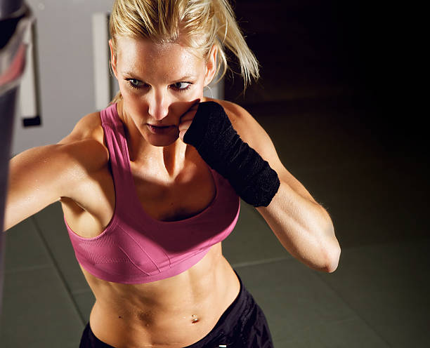 istock Woman Boxing in Gym 152014033