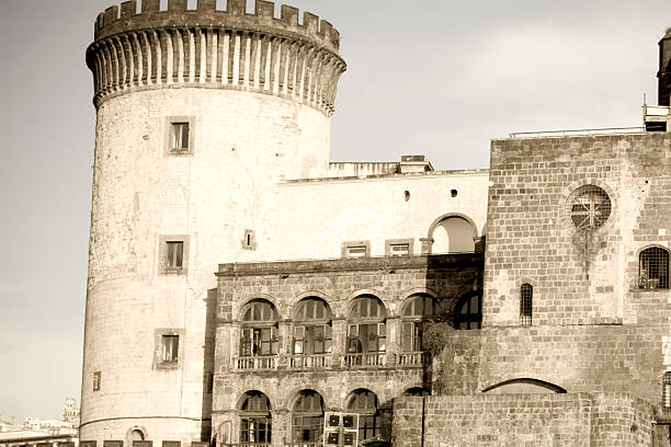 Castelo nova em Nápoles - fotografia de stock