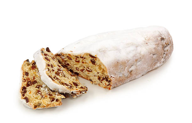 istock Christmas stolen cut into slices 152024573