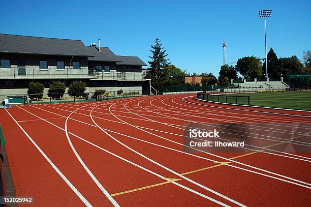 Track And Field Stockfoto und mehr Bilder von Anfang - Anfang, Außenaufnahme von Gebäuden, Bauwerk