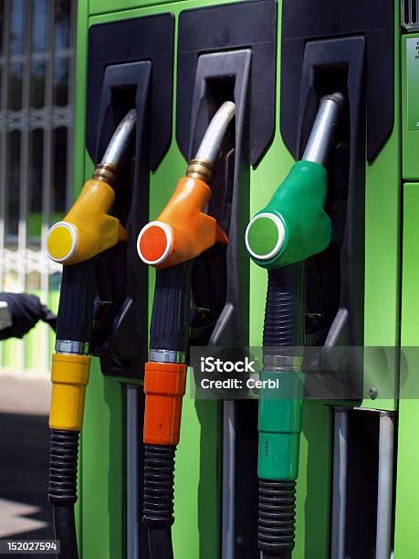 燃料ポンプ - カラフルのストックフォトや画像を多数ご用意 - カラフル, ガソリン, ガソリンスタンド
