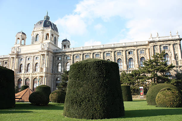 istock Vienna Street Scene 152028028