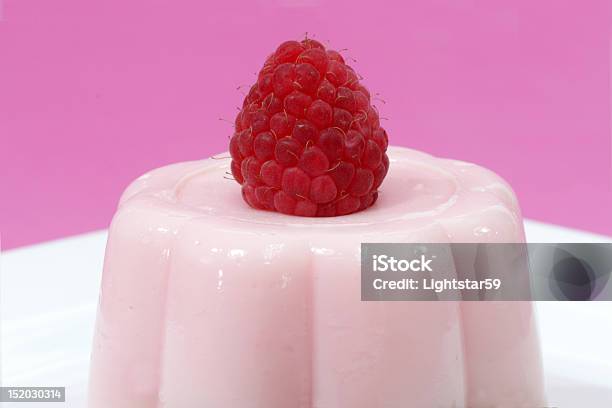 Foto de Pudim De Framboesa e mais fotos de stock de Comida Doce - Comida Doce, Fotografia - Imagem, Framboesa