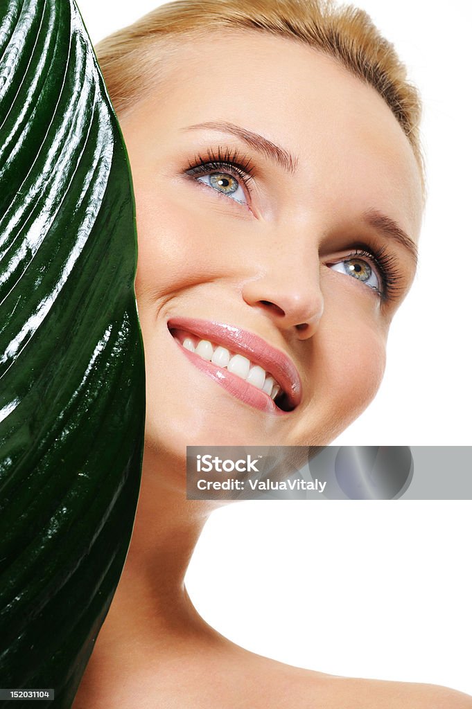 Saludable rostro de un joven hermosa mujer sonriente feliz - Foto de stock de Cuidado de la piel libre de derechos