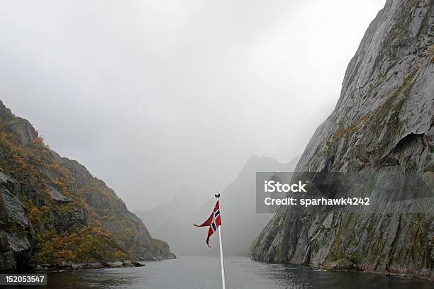 Trollfjord Foto de stock y más banco de imágenes de Acantilado - Acantilado, Agua, Aire libre