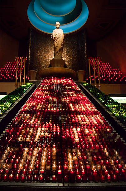 st-joseph oratório (irmão andre túmulo - oratory imagens e fotografias de stock