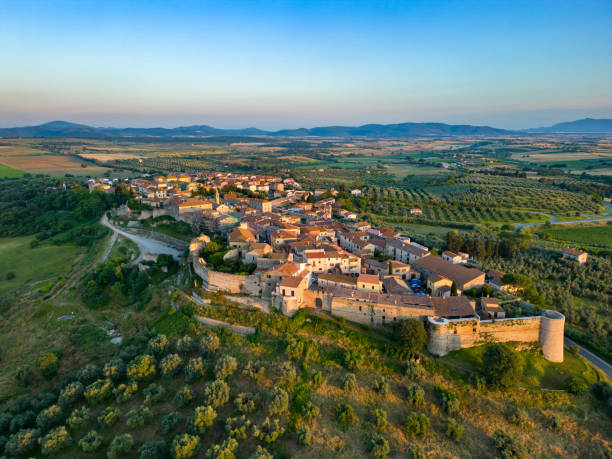 istock Magliano in Toscana 1520713959