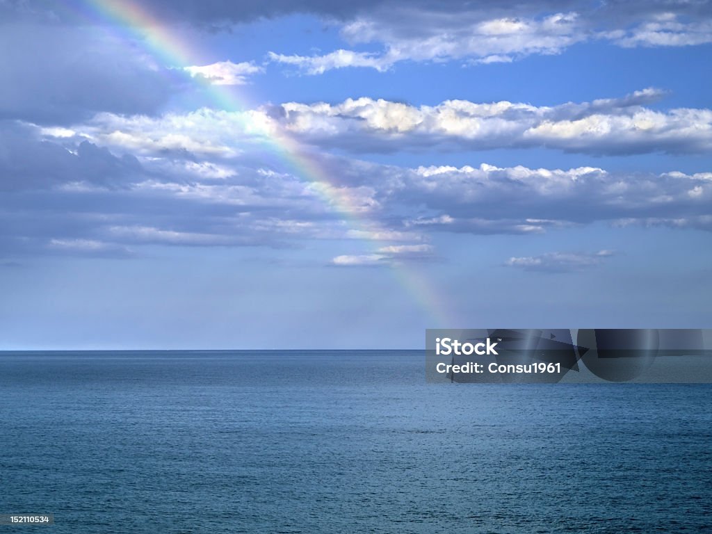 Torre Rainbow - Foto de stock de Agua libre de derechos