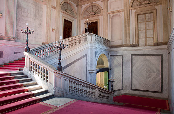 scalinata palazzo reale di milano - scala milano foto e immagini stock